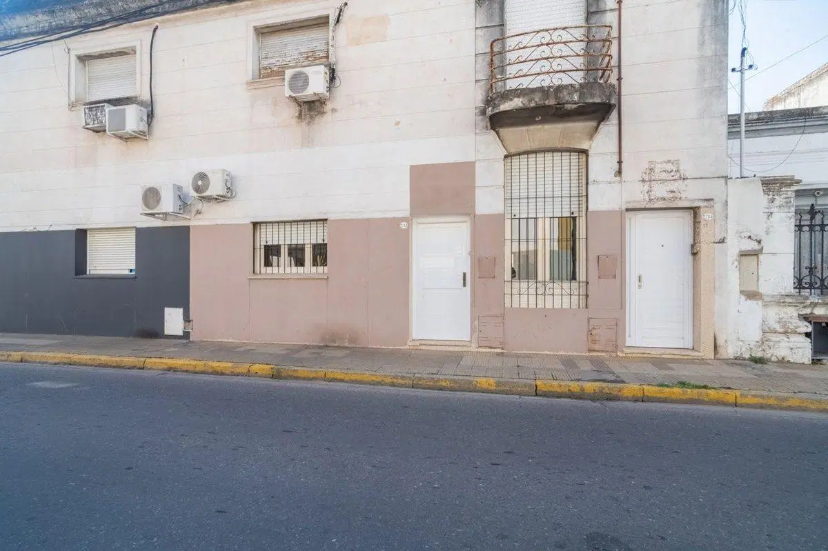 Casa planta baja en PH en centro de Santa Fe 3