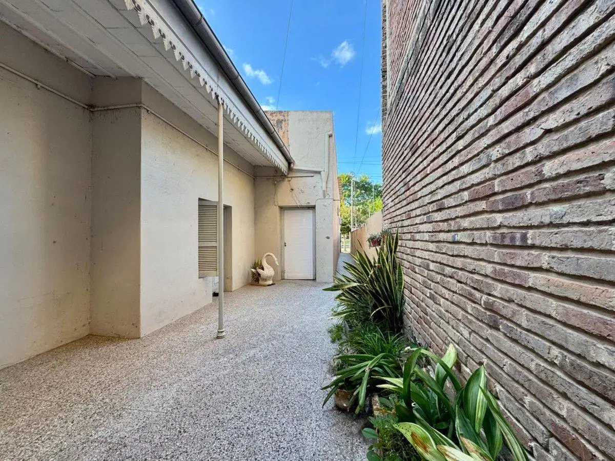 LOCAL+CASA EN VENTA EN LA MEJOR UBICACIÓN DE SJN 4