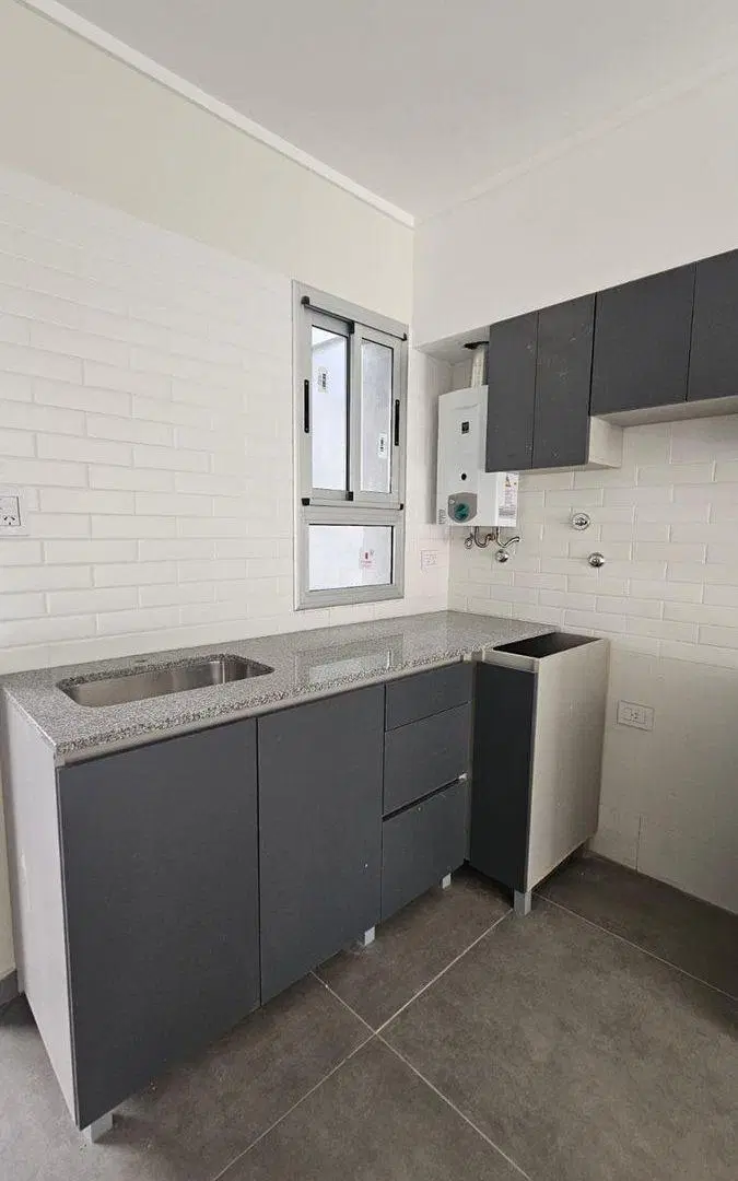 Venta Departamento de 1 dorm. en 1er piso frente 4