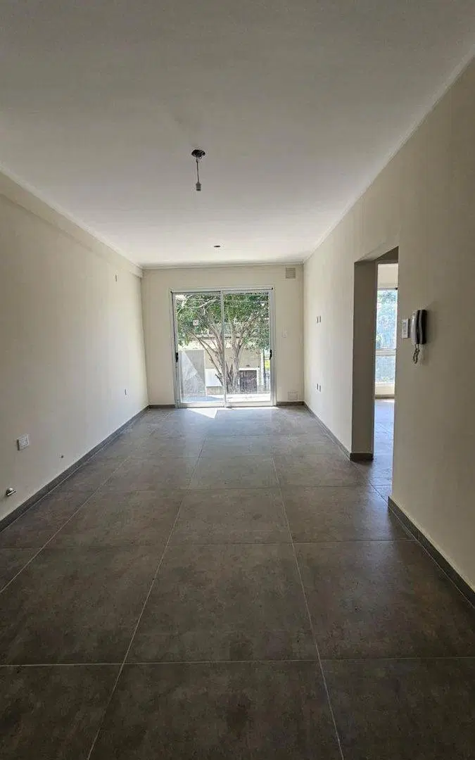 Venta Departamento de 1 dorm. en 1er piso frente 5
