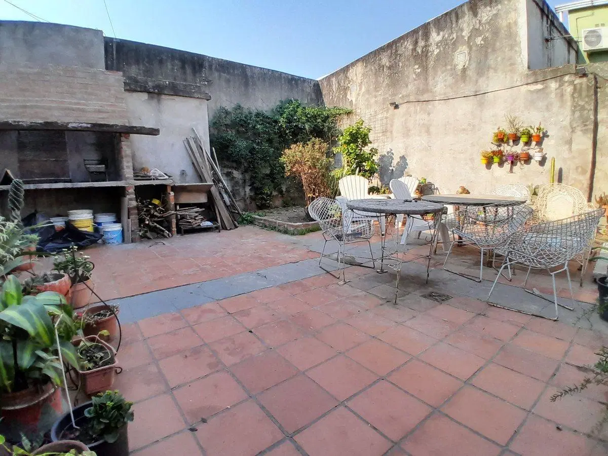 VENTA CASA 2 DORM Y PATIO EN BARRIO CANDIOTI 5