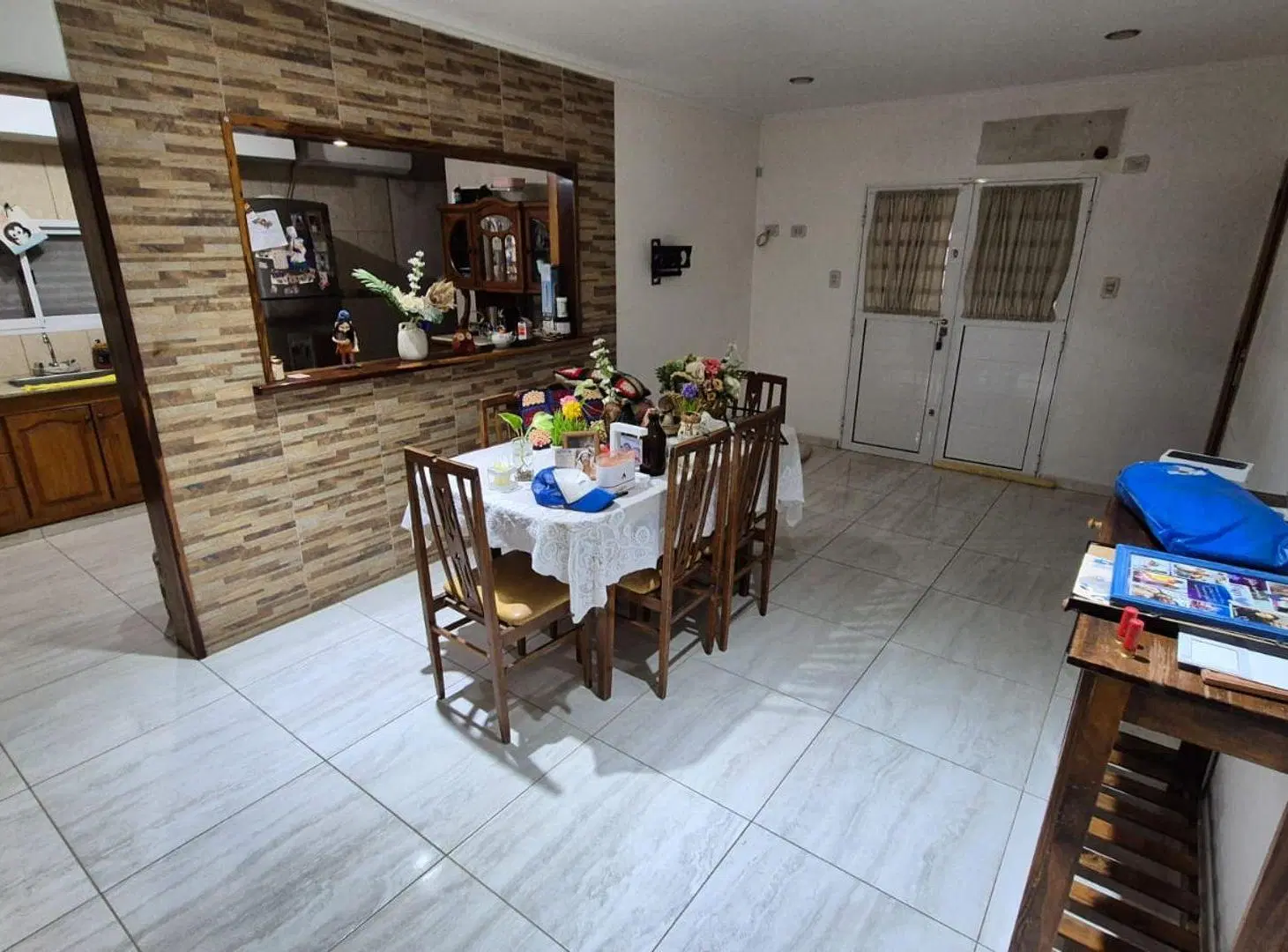 CASA 2 DORMITORIOS COCHERA Y PILETA SOBRE RUTA 5 4
