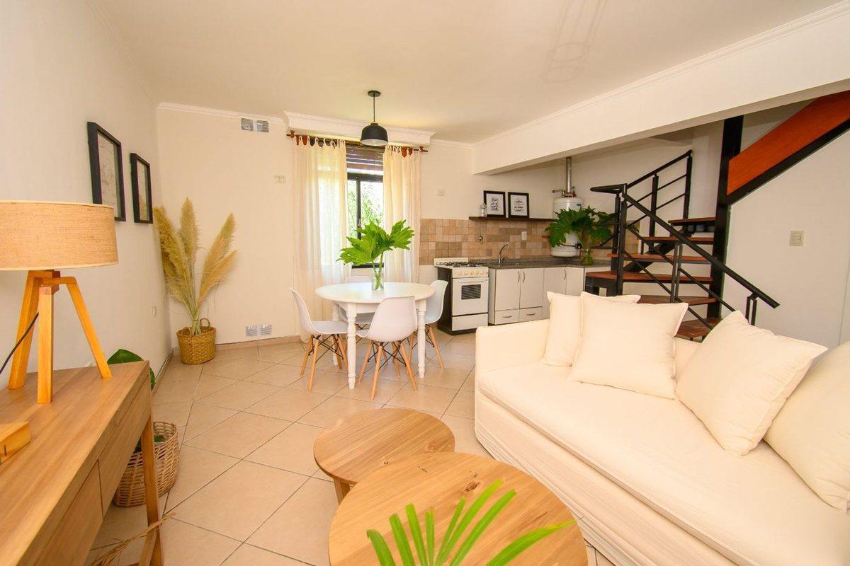 Foto de Dúplex de 2 dormitorios sobre Bv Gálvez a la venta, imagen 1