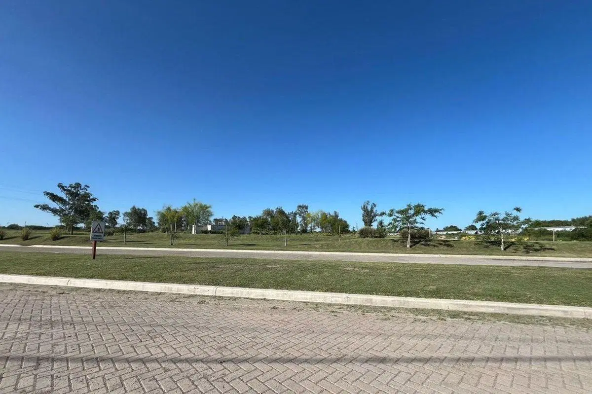 Venta lote en Barrio Los Domingos 5