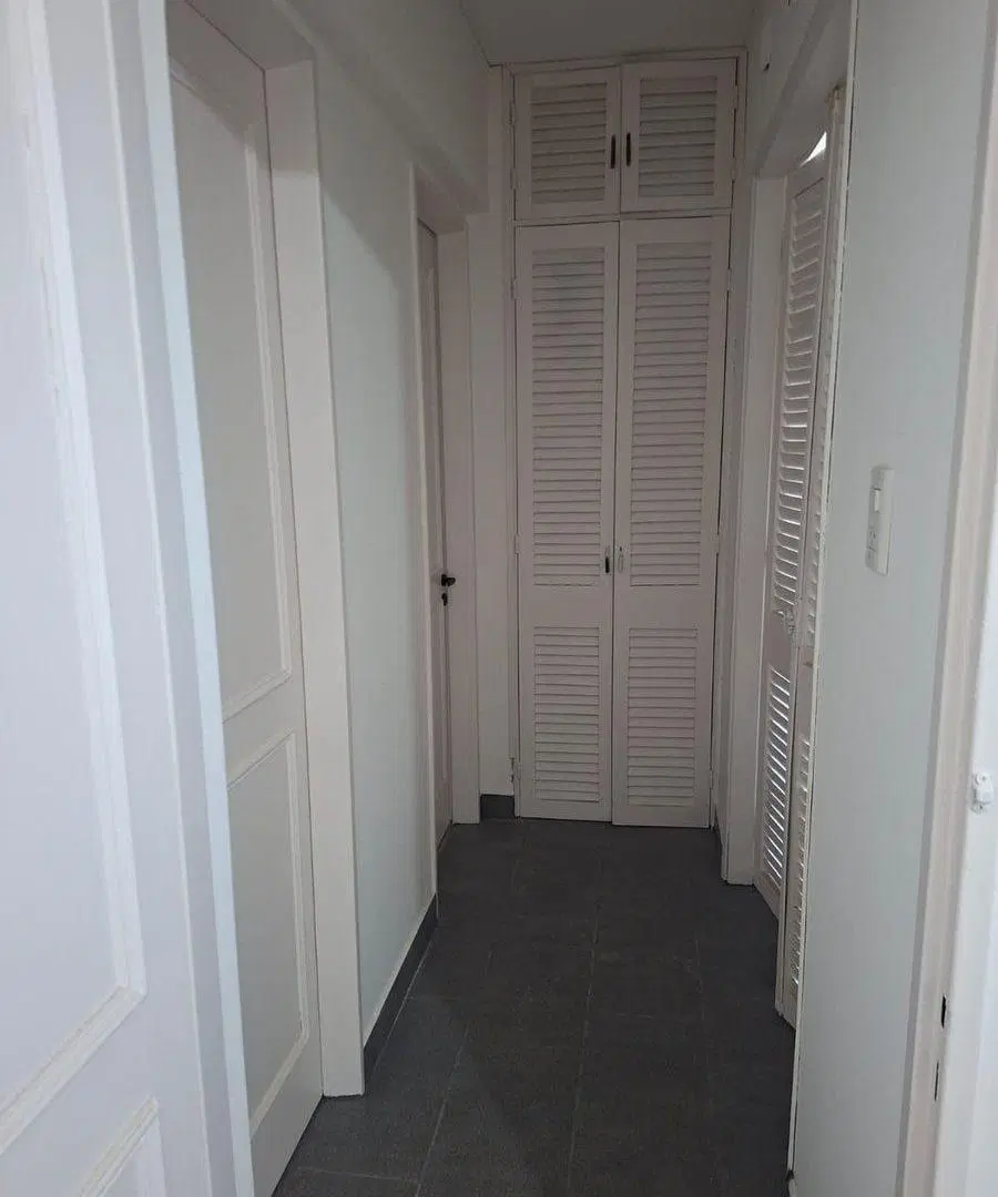 Dpto renovado amplias dimensiones 2 Dorm. 4