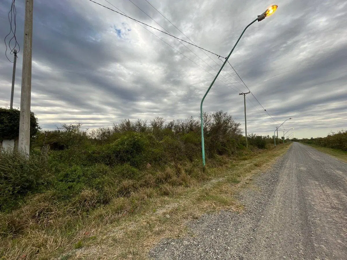 REMAX VENDE TERRENO A METROS DE RN19 SANTO TOME 6