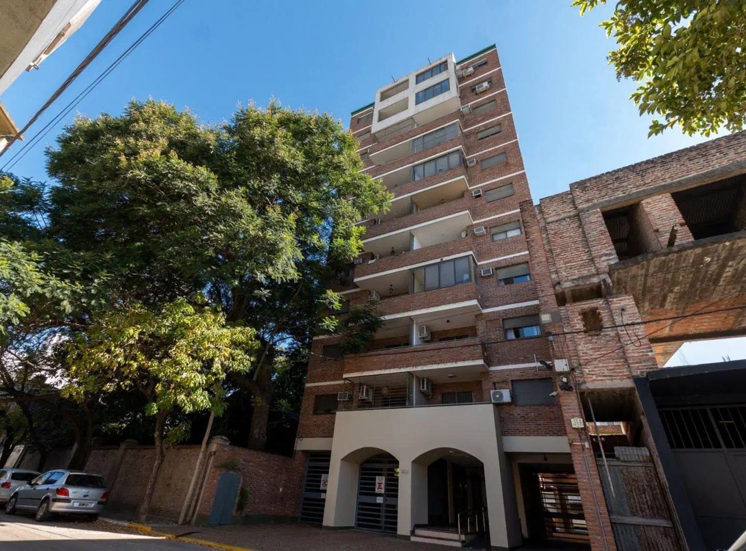 VENTA DEPARTAMENTO AMPLIO C/ COCHERA EN CENTRO SUR 2