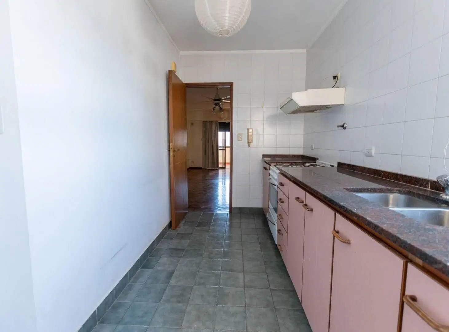 VENTA DEPARTAMENTO AMPLIO C/ COCHERA EN CENTRO SUR 8