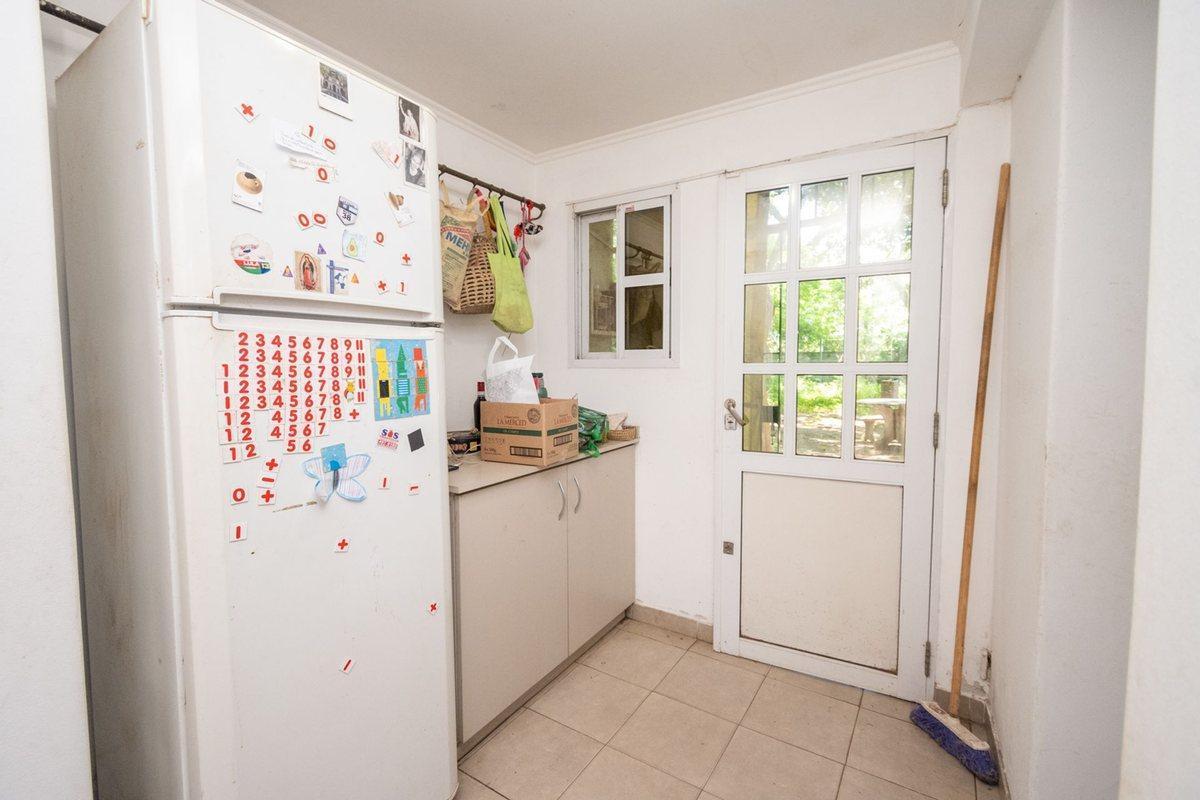 Foto de VENTA CASA CON AMPLIO TERRENO, PILETA Y GALPÓN, imagen 4