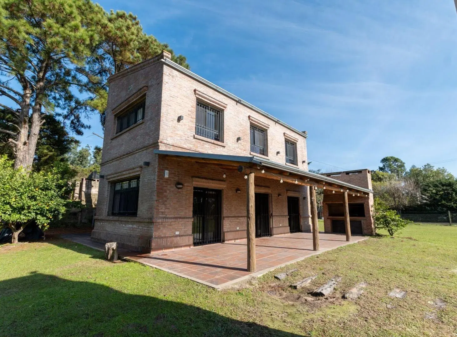 Excelente casa en Arroyo Leyes 5