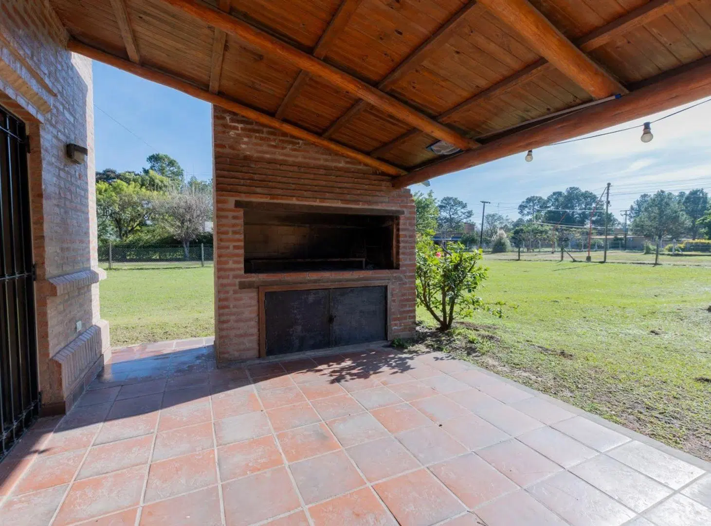 Excelente casa en Arroyo Leyes 2