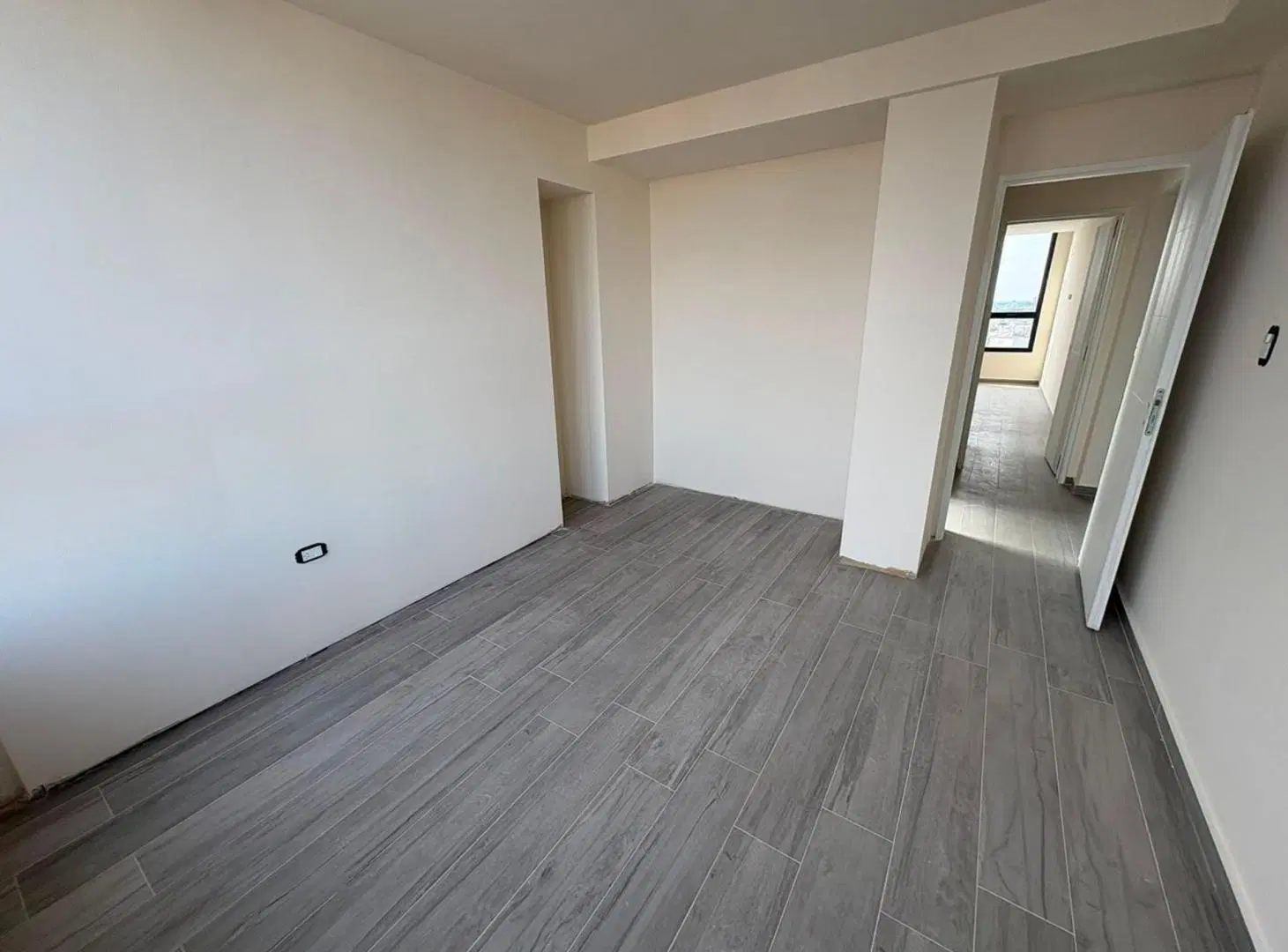 SE VENDE DEPTO 2 DORM CON COCHERA EN BV CENTER 8