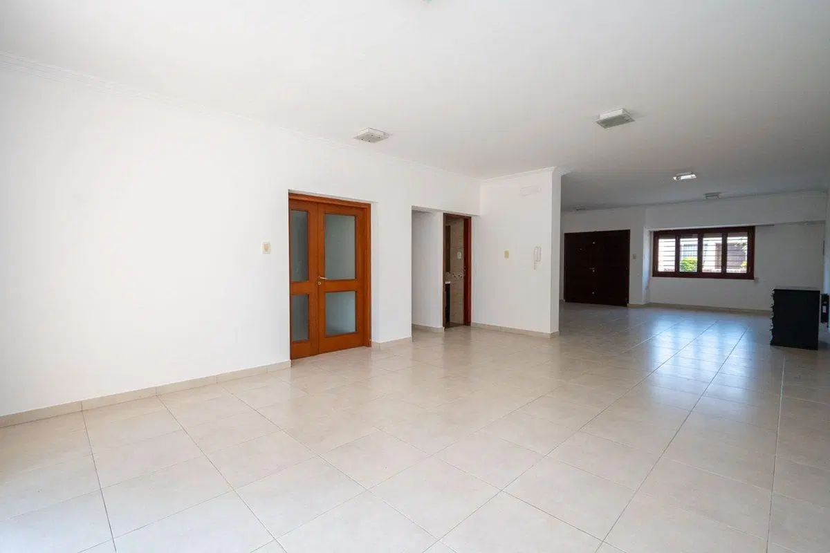Ubicacion Inmejorable Casa 3 dorm. y patio 4