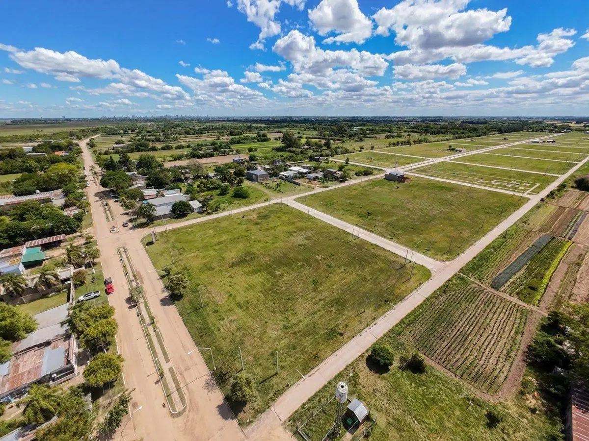 REMAX VENDE LOTE EN PRADERAS 5 3