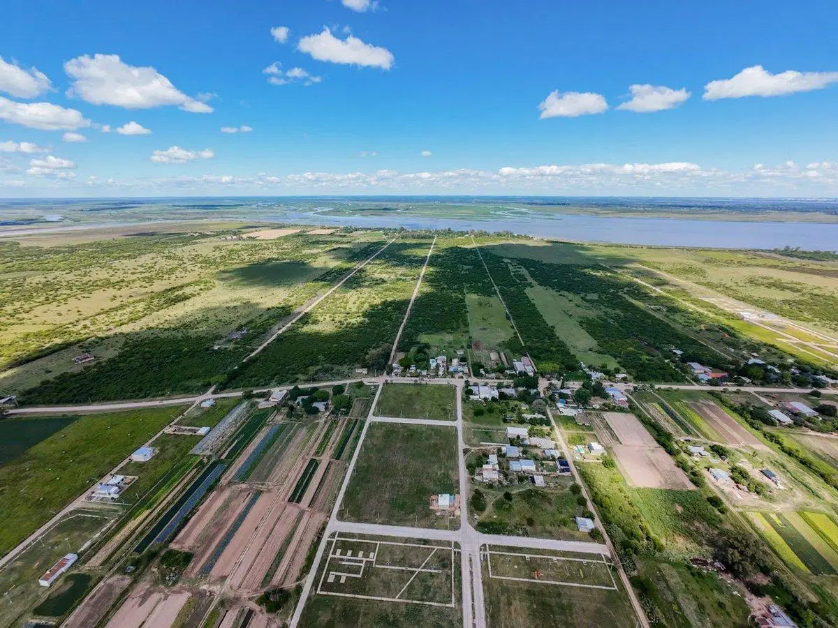 REMAX VENDE LOTE EN PRADERAS 5 2
