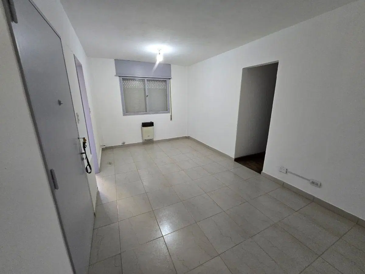 Dpto renovado amplias dimensiones 3 Dorm. 2