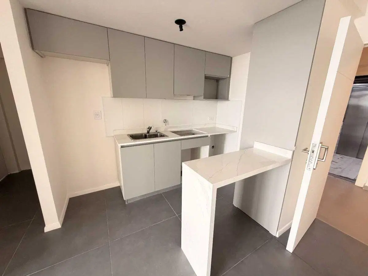 SE VENDE DEPARTAMENTO 1 DORM EN BV CENTER 5