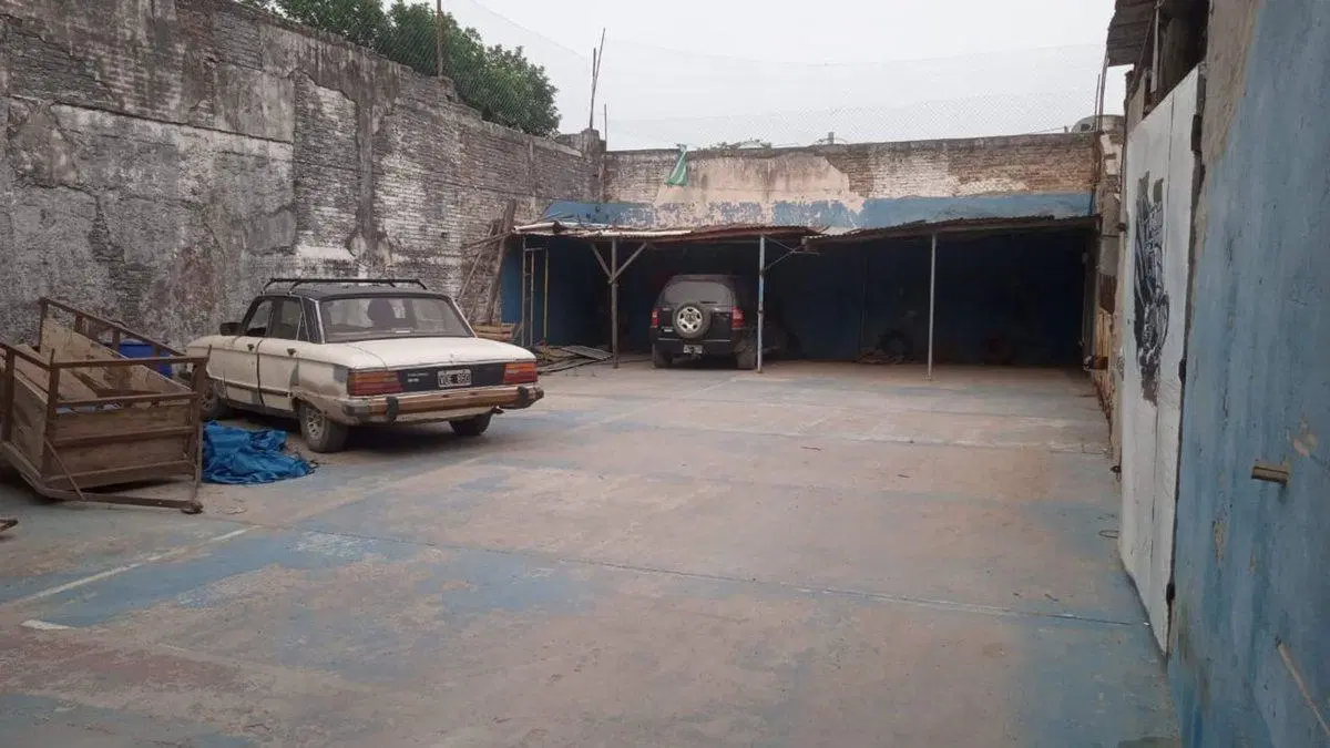 VENTA TERRENO CON MEJORAS EN BLAS PARERA 3