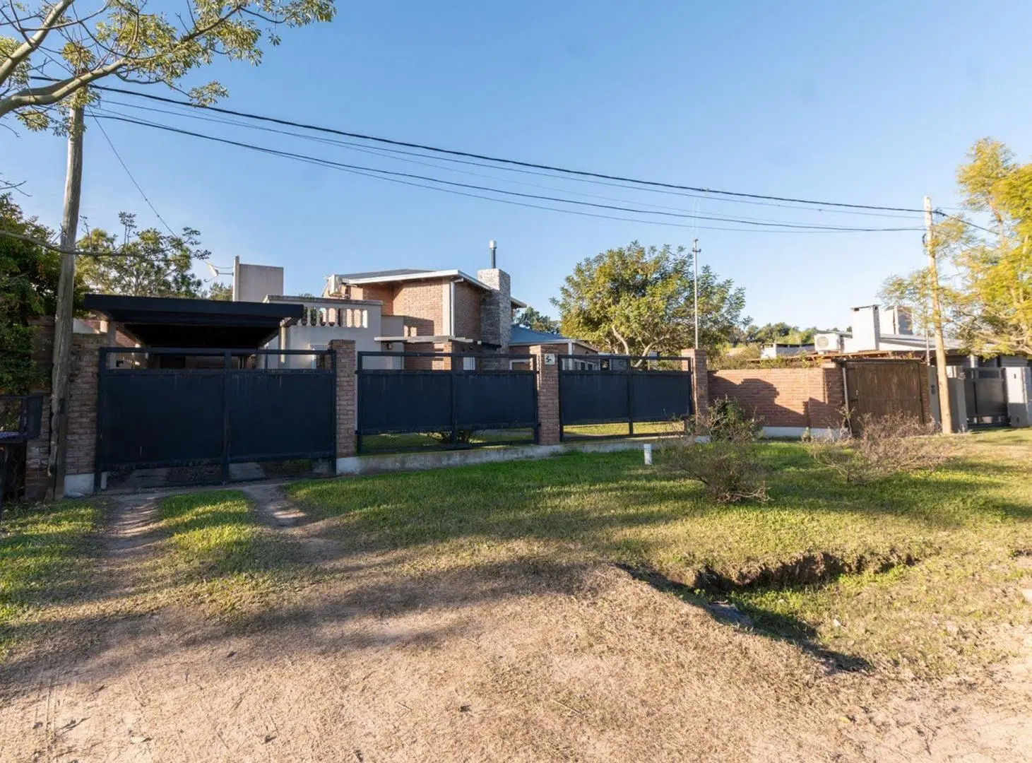 CASA MODERNA EN PORTAL DEL LEYES 5