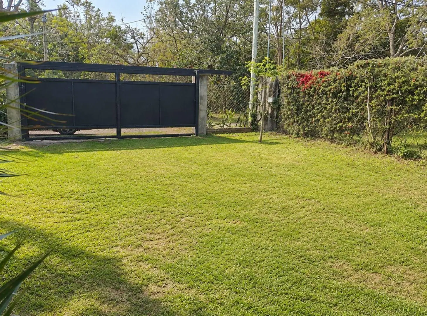 Casa con pileta Km 10 Ruta 1 3
