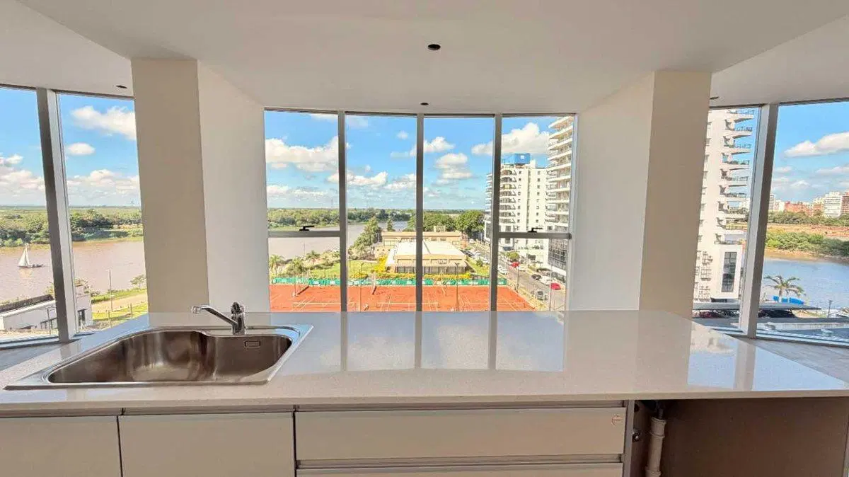 SE VENDE SEMIPISO DE 4 DORM EN AMARRAS CENTER 2