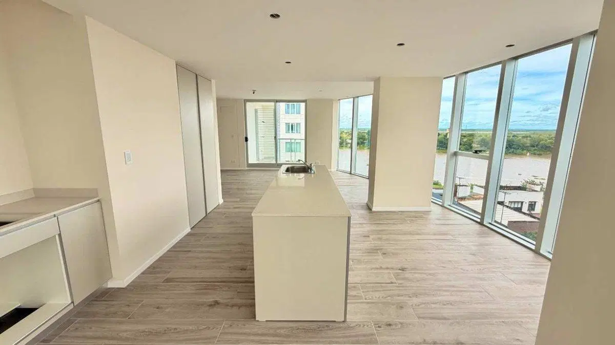 SE VENDE SEMIPISO DE 4 DORM EN AMARRAS CENTER 5