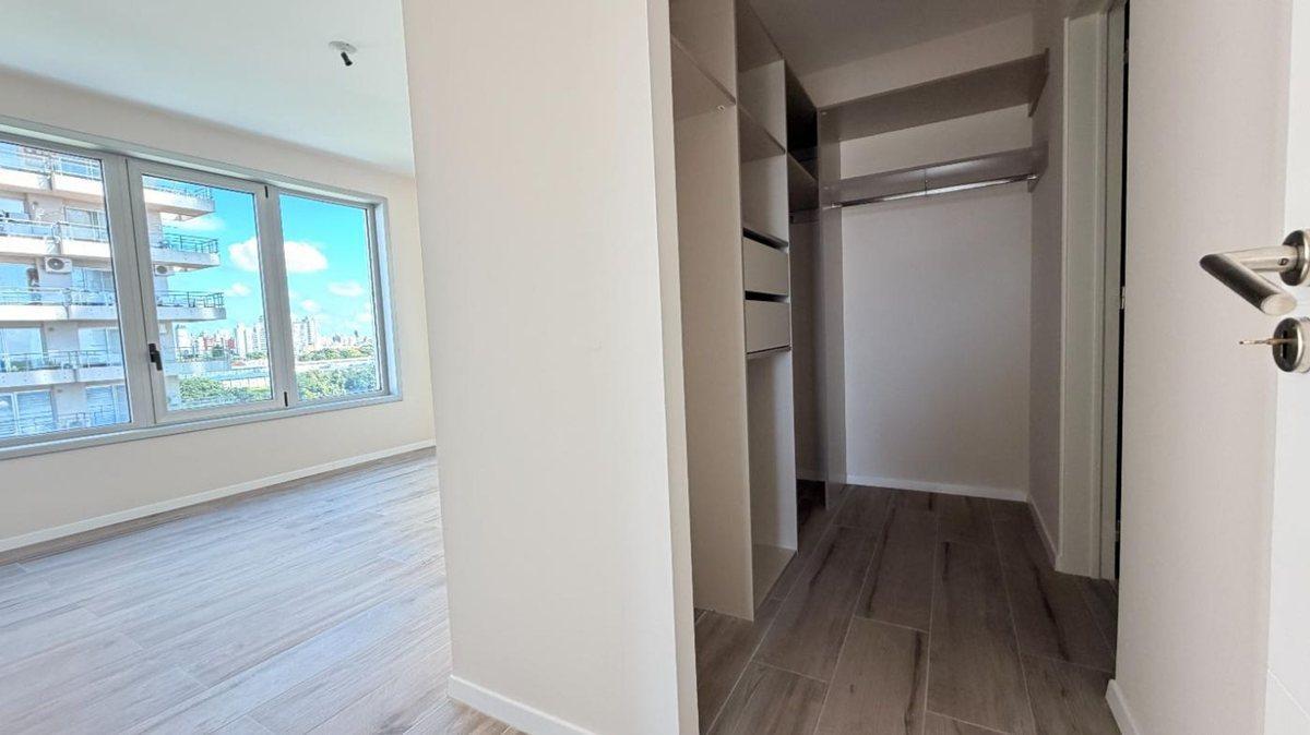 Foto de SE VENDE SEMIPISO DE 4 DORM EN AMARRAS CENTER, imagen 3