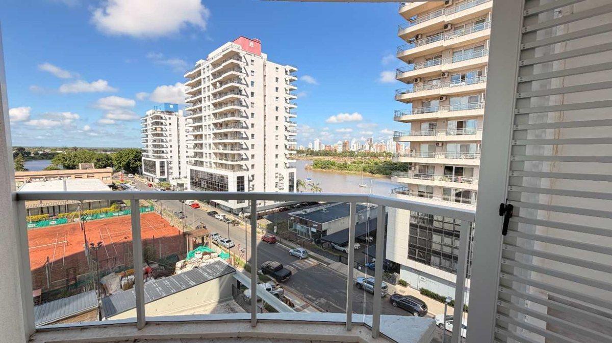 Foto de SE VENDE SEMIPISO DE 4 DORM EN AMARRAS CENTER, imagen 1