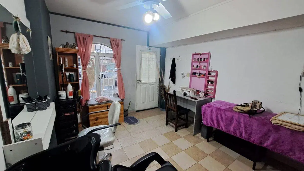 LOCAL COMERCIAL SOBRE URQUIZA 2100 3