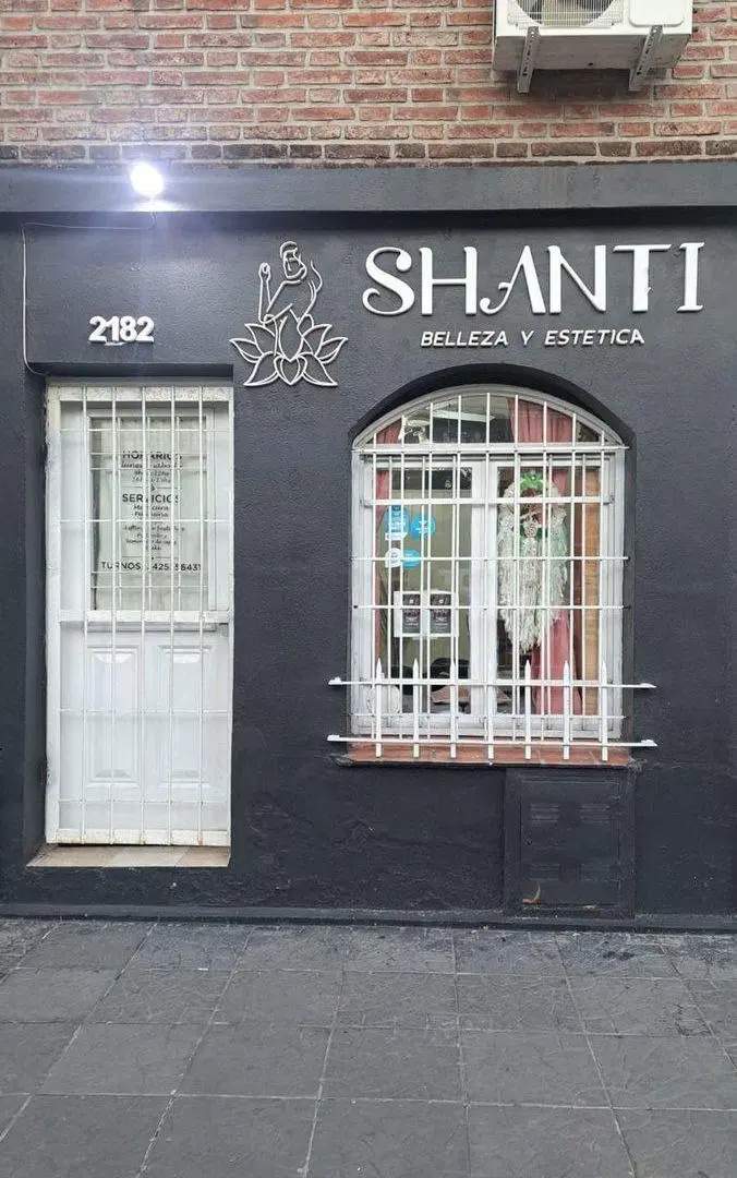 LOCAL COMERCIAL SOBRE URQUIZA 2100 2