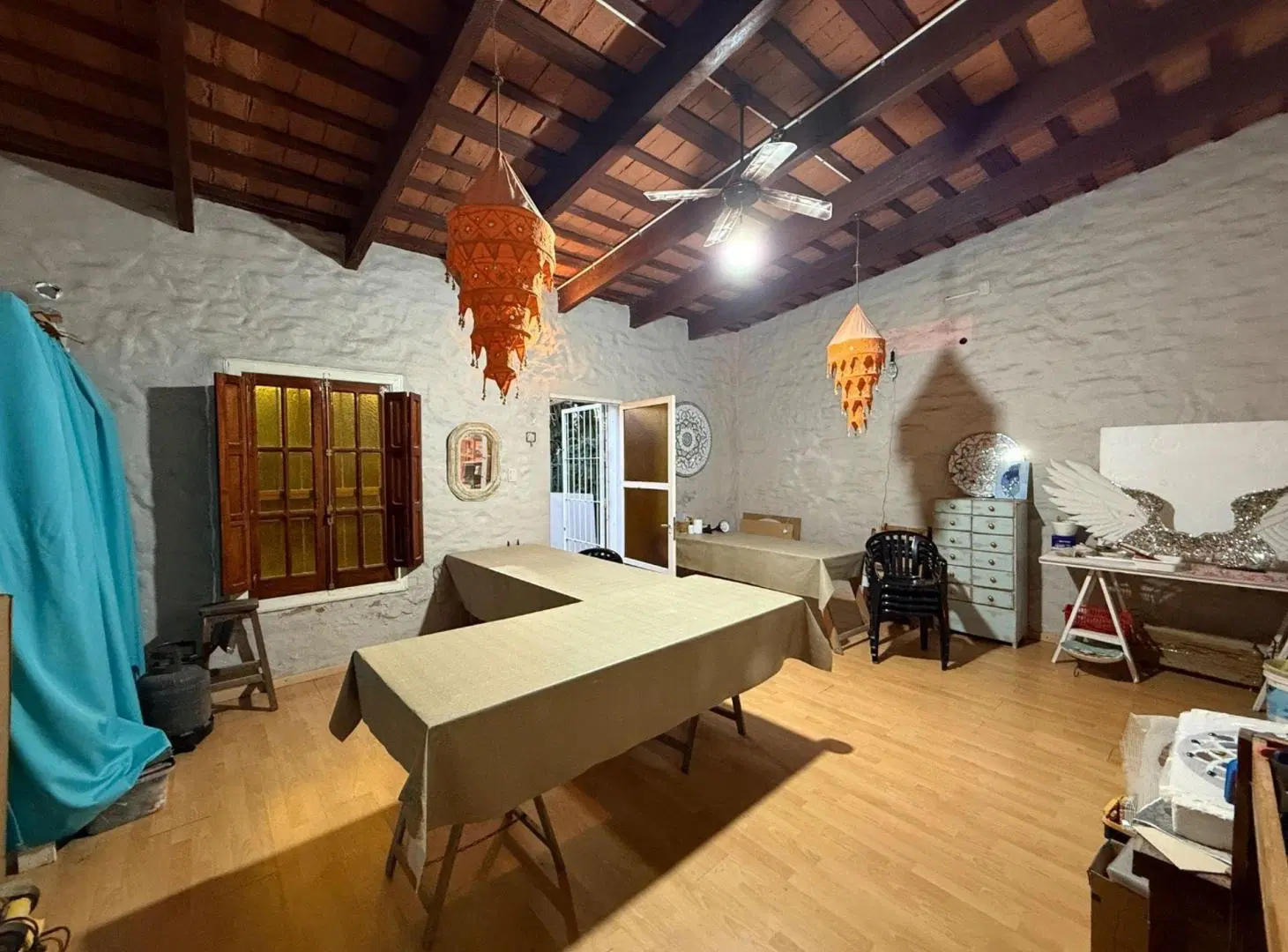 REMAX VENDE LOCAL A 30 MTS PLAZA HUMBERTO PRIMO 4