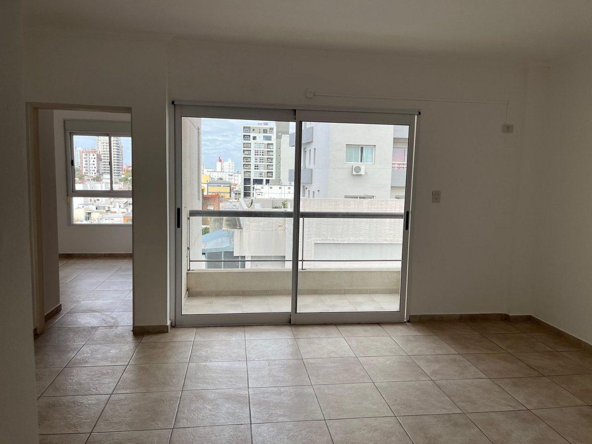Foto de ALQUILER DEPTO 1 DORMITORIO SOBRE BV, imagen 2