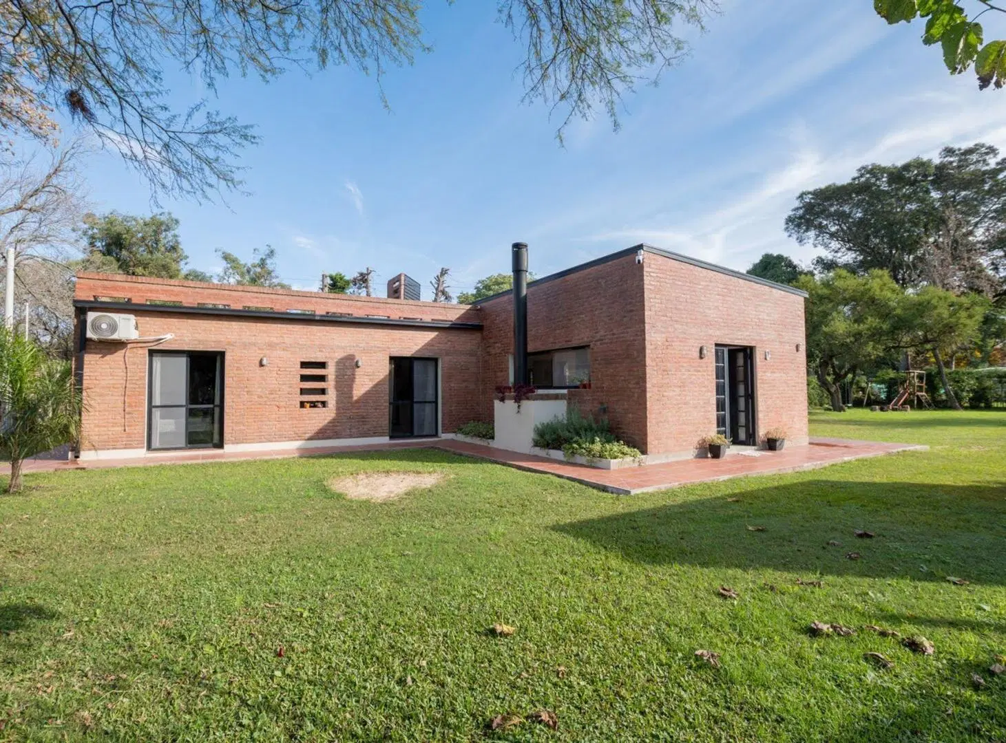 ZONA EL MATE: CASA DE 3 DORMITORIOS CON PILETA 5