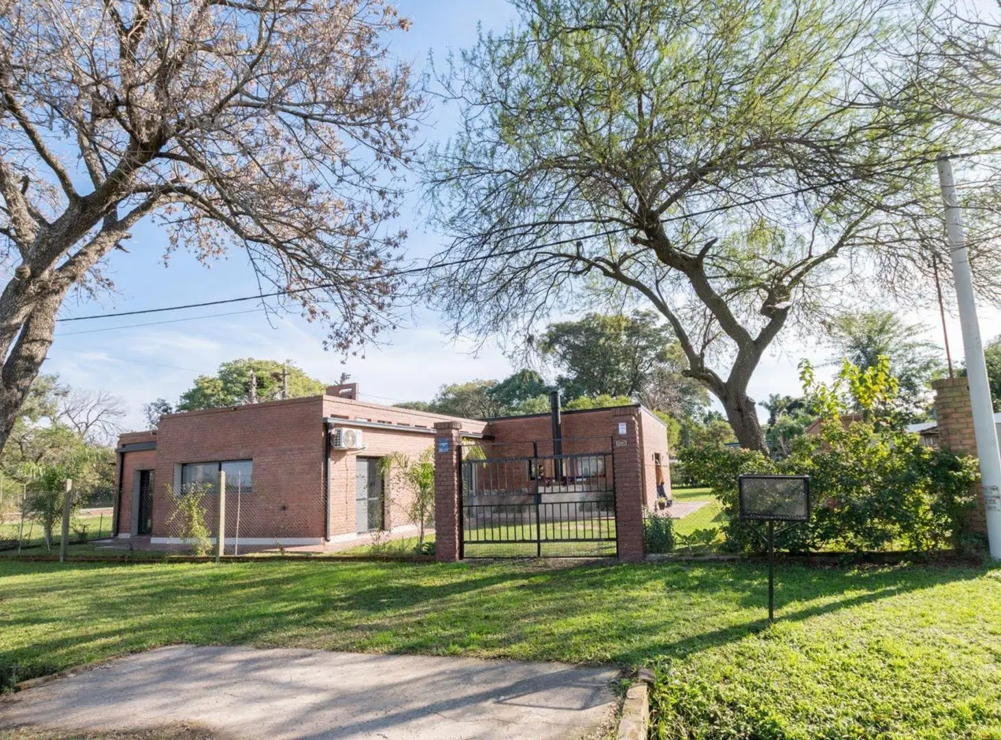 ZONA EL MATE: CASA DE 3 DORMITORIOS CON PILETA 4
