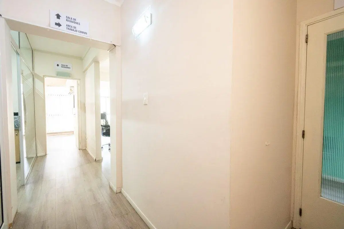 OFICINAS Y COCHERA EN VENTA 8