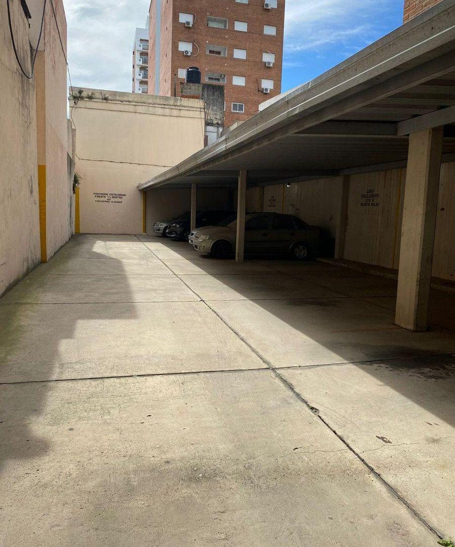 Foto de COCHERA A METROS DE BV PELLEGRINI, imagen 3