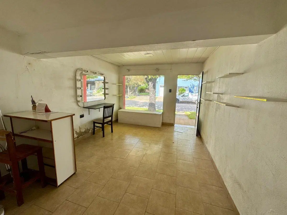 VENTA CASA A REFACCIONAR EN SJN 2