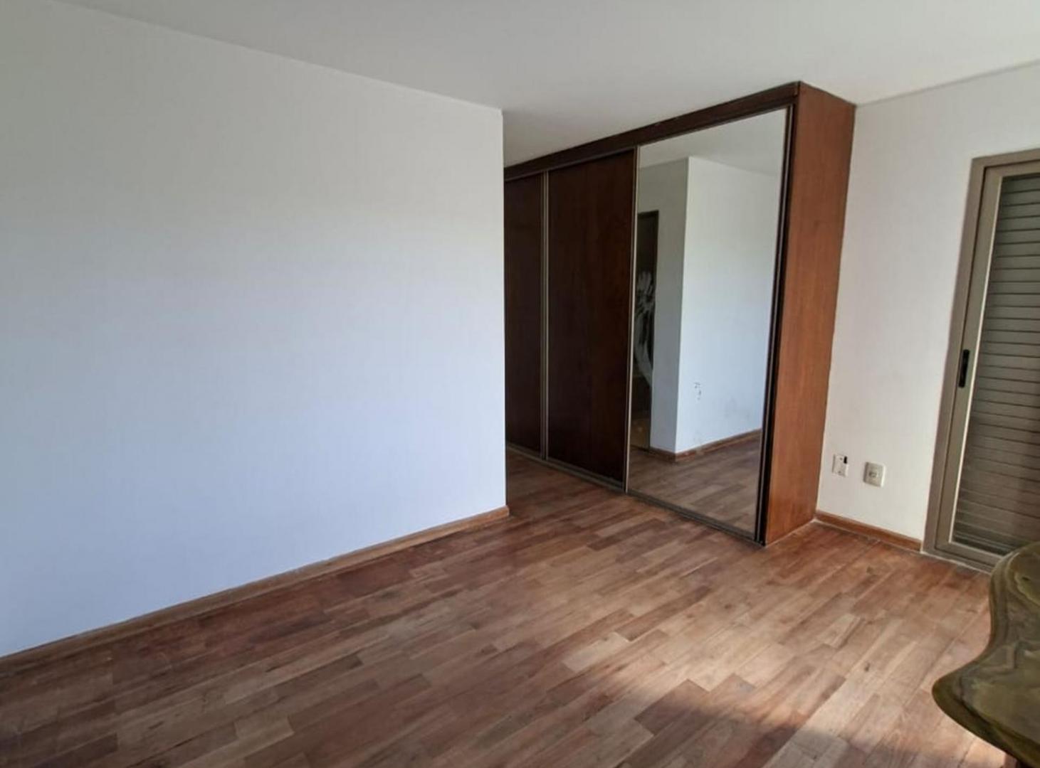 Foto de Celestino VIII. Dpto de 2 dorm y 2 baños. Centro., imagen 2