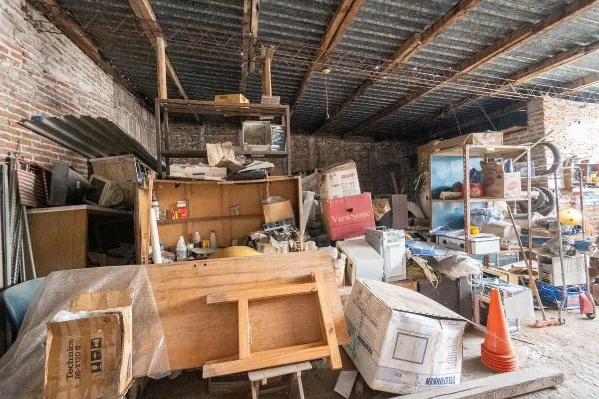 VENTA LOCAL/OFICINA A REFACCIONAR CON GALPON 1