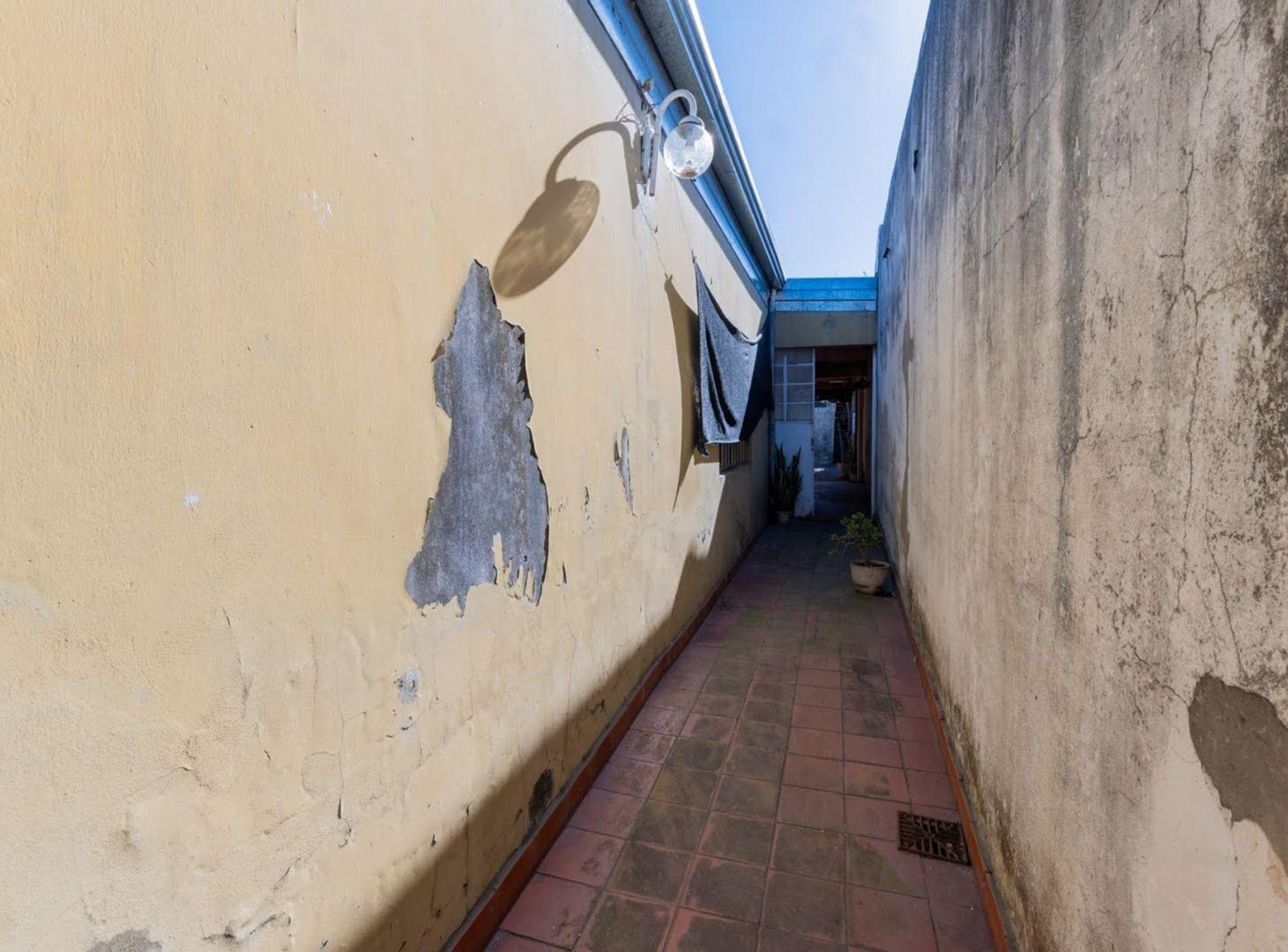 Foto de Oportunidad casa a refaccionar en Barrio Mayoraz, imagen 2