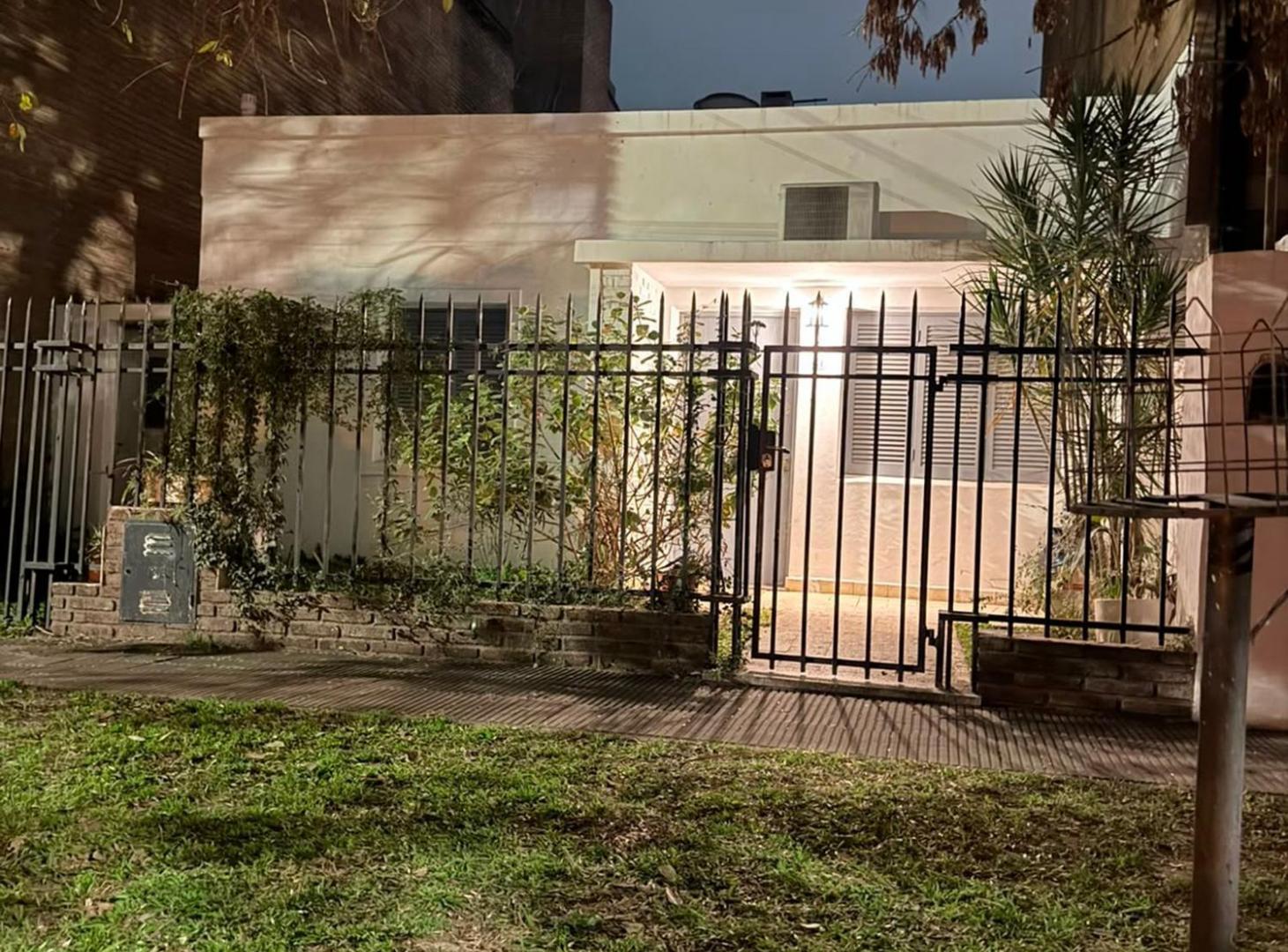 Foto de SE VENDE CASA EN GUADALUPE, 2 DORM + PATIO, imagen 2