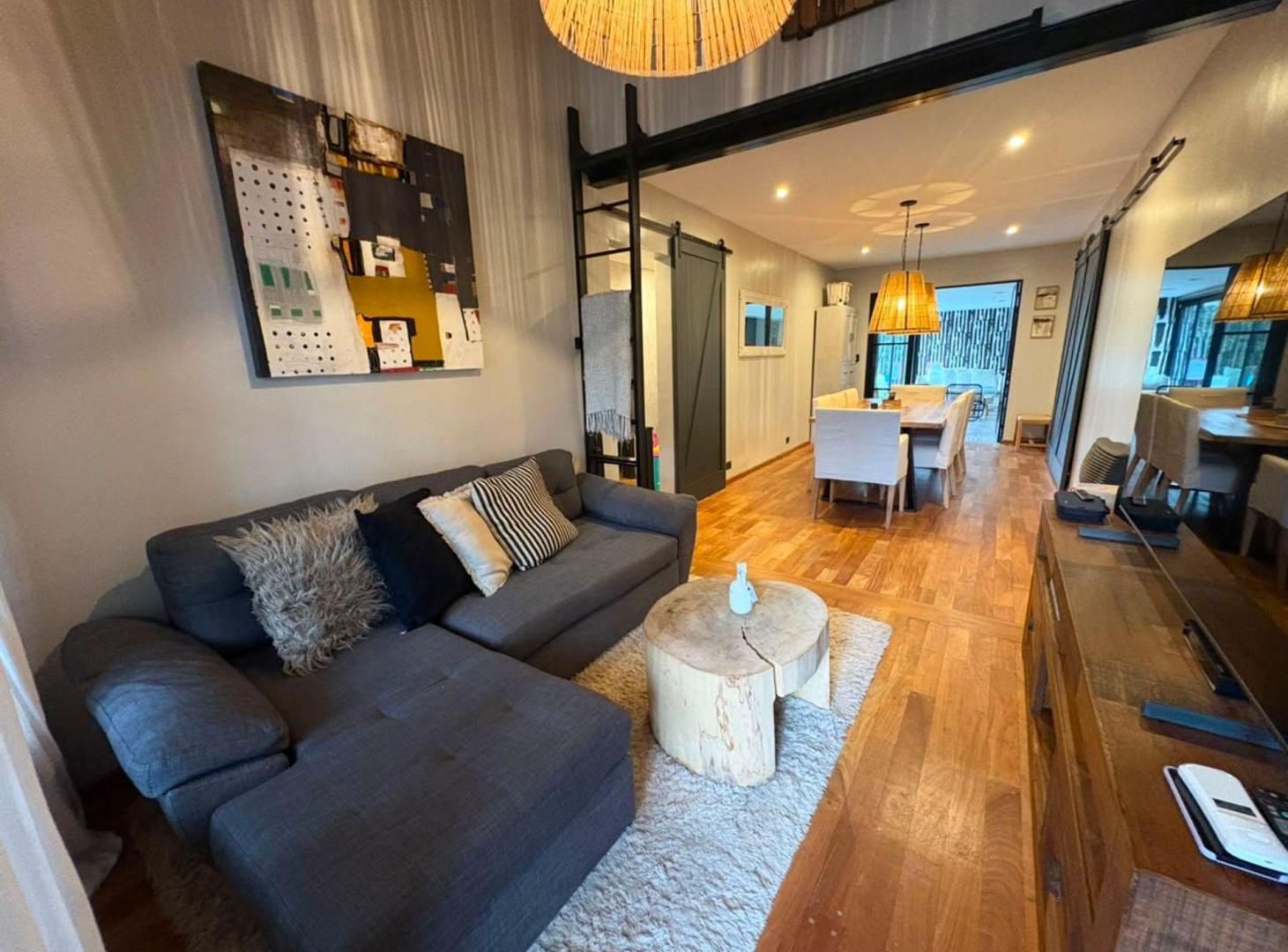 Foto de VENTA HERMOSA CASA 3 DORM + COCH Y PATIO/GUADALUPE, imagen 1