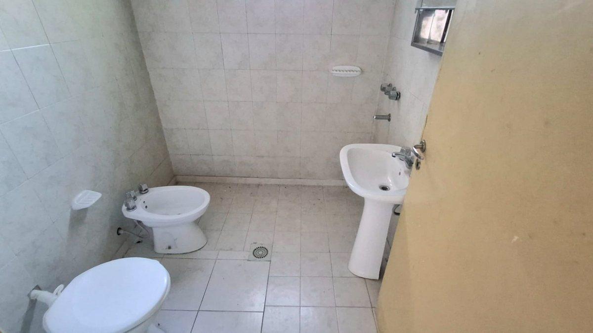 Foto de CASA CON PATIO A MTS DE GRAL. PAZ, imagen 2