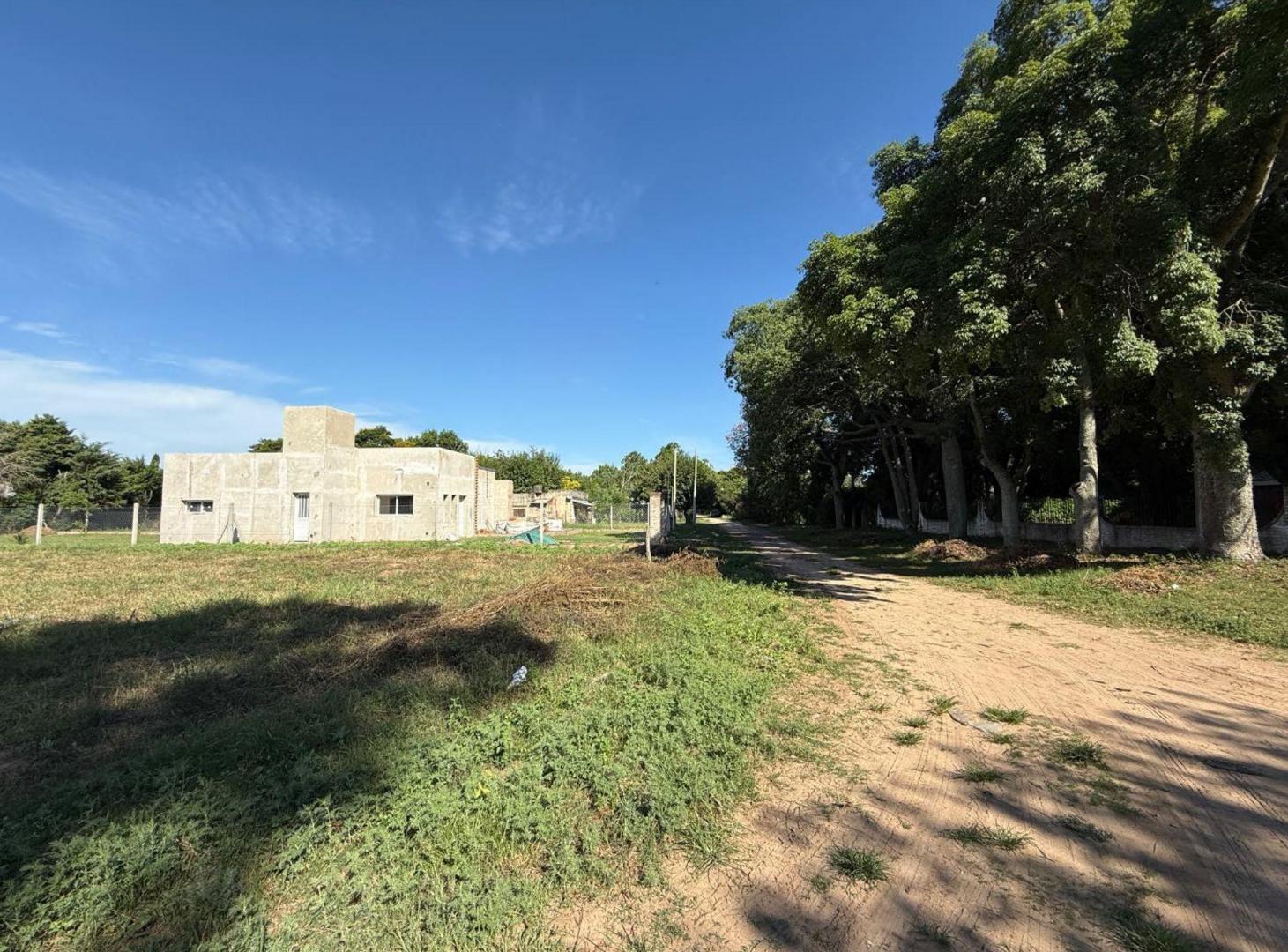 Foto de REMAX VENDE TERRENO AV LOS NARANJOS ARROYO LEYES., imagen 2