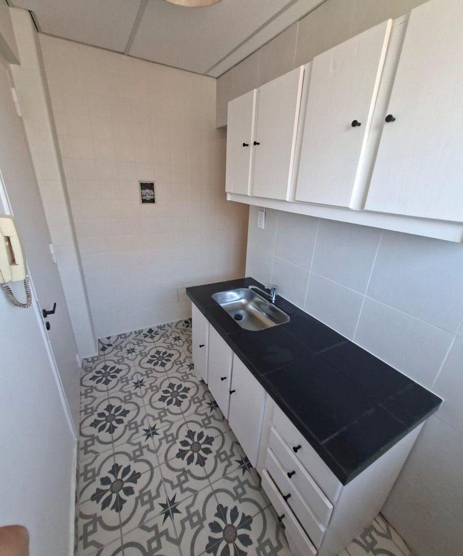 Foto de Dpto renovado amplias dimensiones 2 Dorm., imagen 4