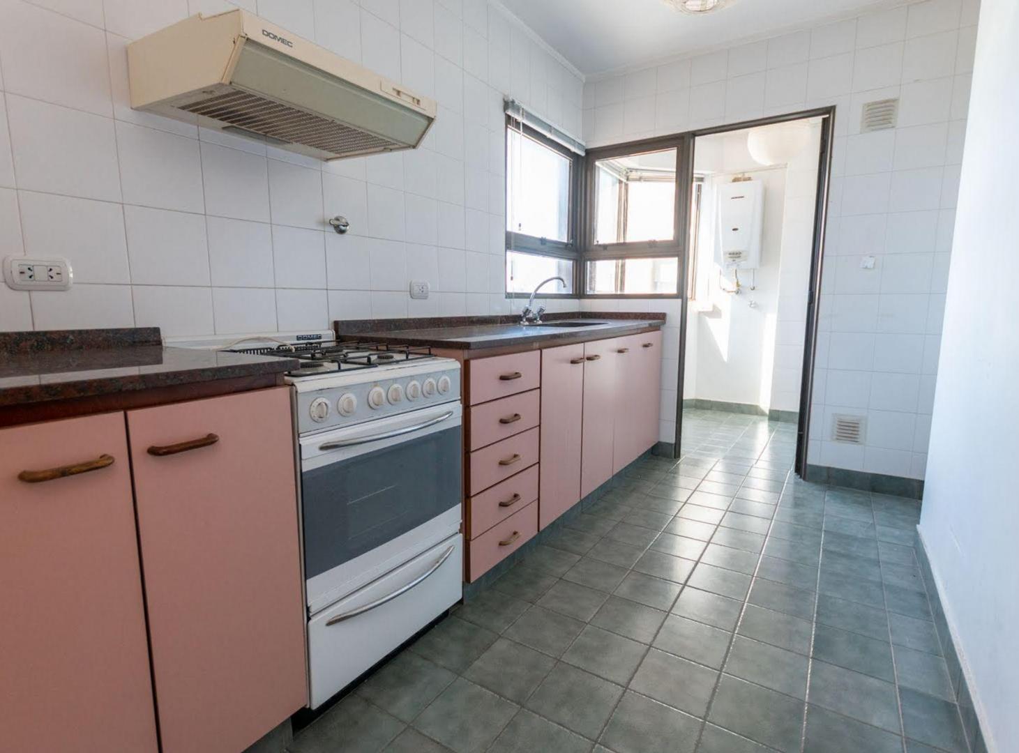 Foto de VENTA DEPARTAMENTO AMPLIO C/ COCHERA EN CENTRO SUR, imagen 5