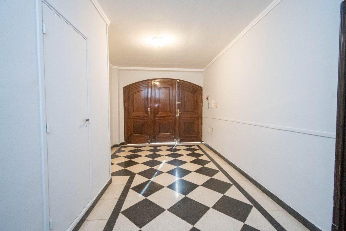Foto de CASA DE CATEGORÍA SOBRE AV. GRAL LOPEZ, imagen 4