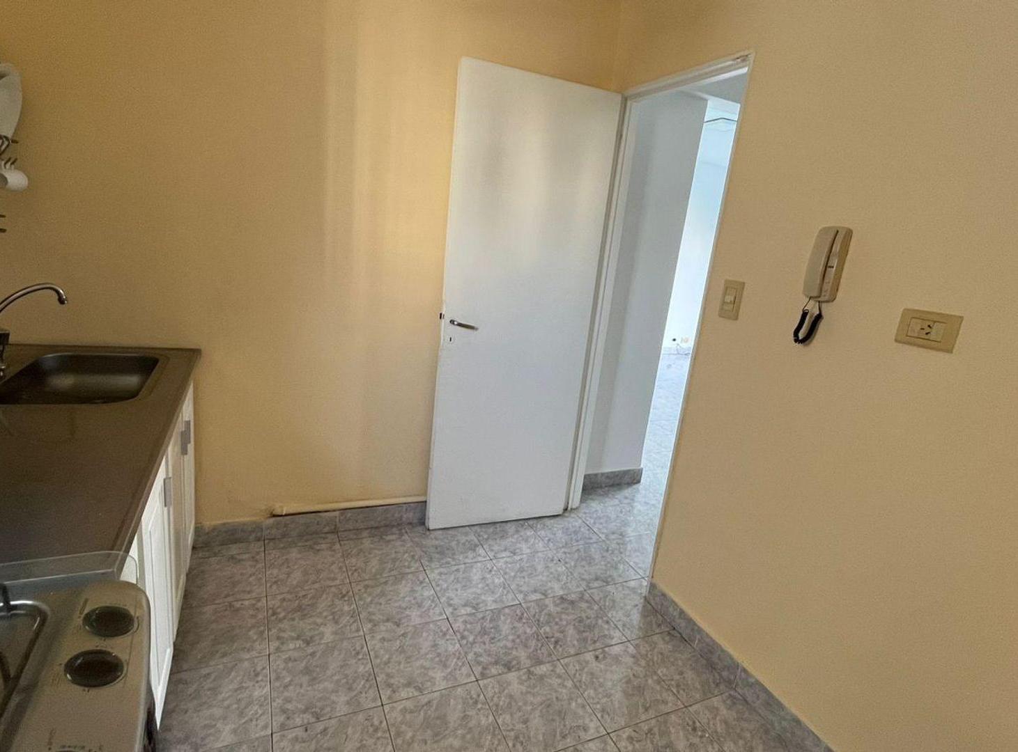 Foto de SE VENDE DPTO 1 DORMITORIO SOBRE CALLE RIVADAVIA, imagen 4