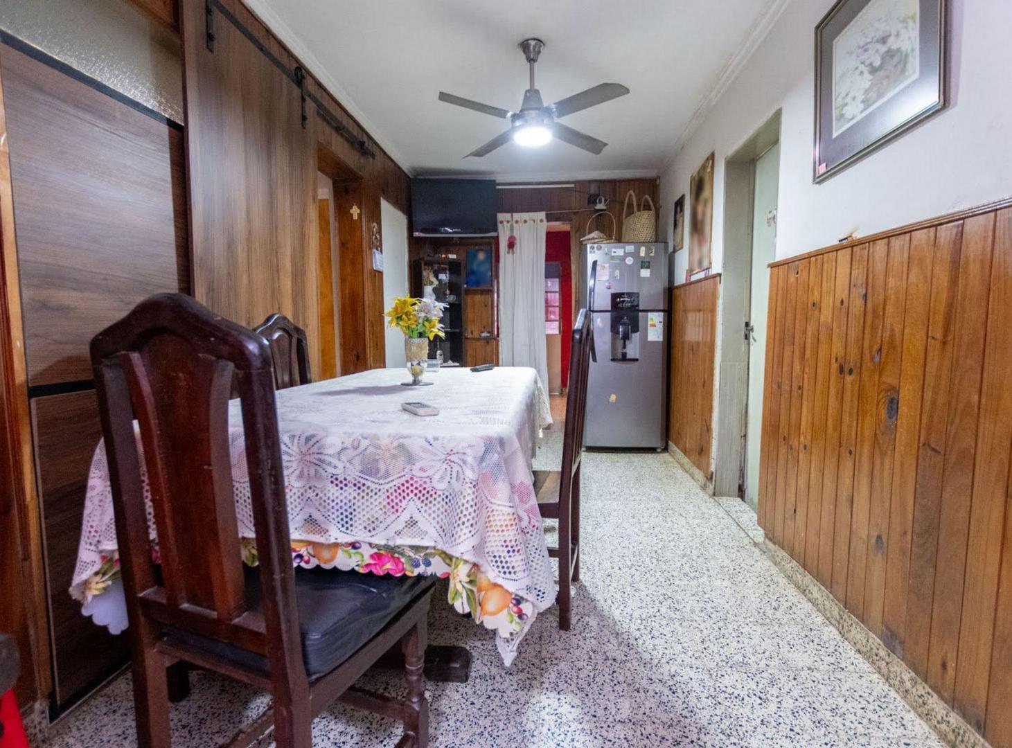 Foto de Venta Casa de 3 dormitorios con cochera y patio, imagen 2