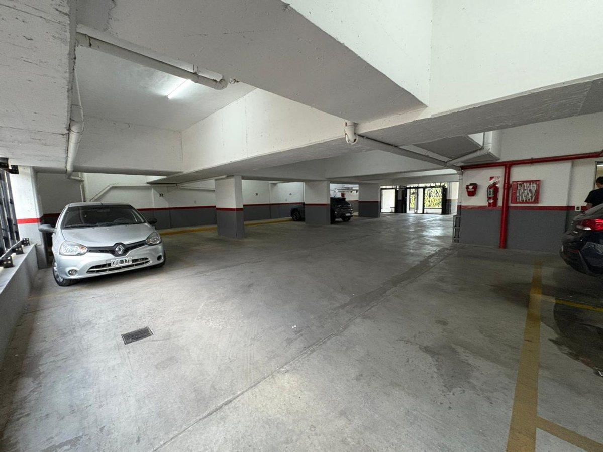 Foto de VENTA COCHERA PLENO CENTRO, imagen 5